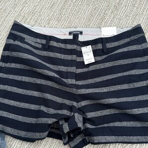 LandsEnd NWT, navy stripe shorts , size 16